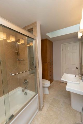 2720 Merelus Drive, Waterford, MI 48329