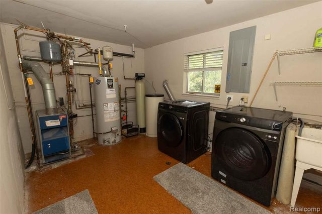 2720 Merelus Drive, Waterford, MI 48329