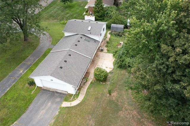 2720 Merelus Drive, Waterford, MI 48329