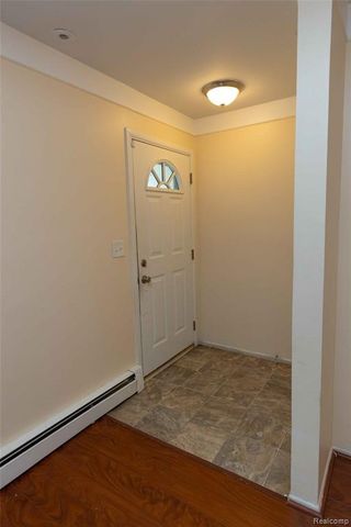 2720 Merelus Drive, Waterford, MI 48329