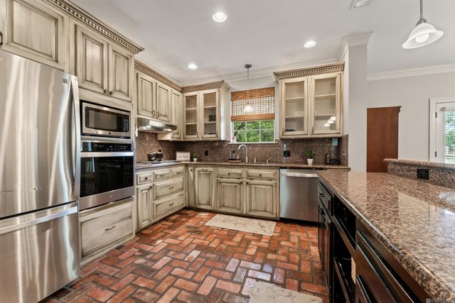 10222 Sagefield Dr, Baton Rouge, LA 70818