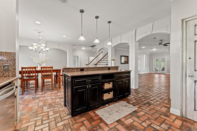 10222 Sagefield Dr, Baton Rouge, LA 70818