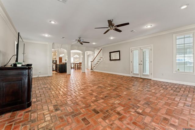 10222 Sagefield Dr, Baton Rouge, LA 70818