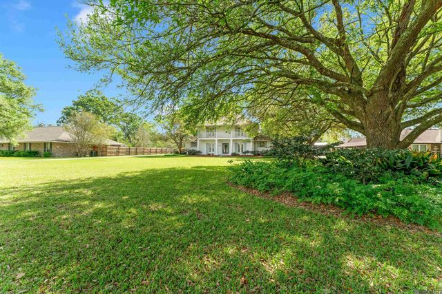 10222 Sagefield Dr, Baton Rouge, LA 70818