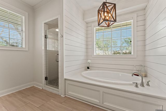 10222 Sagefield Dr, Baton Rouge, LA 70818