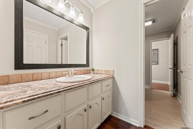 10222 Sagefield Dr, Baton Rouge, LA 70818