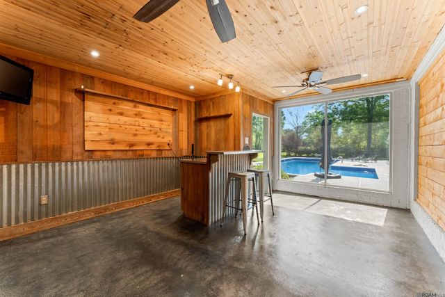 10222 Sagefield Dr, Baton Rouge, LA 70818