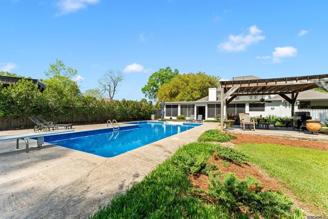 10222 Sagefield Dr, Baton Rouge, LA 70818