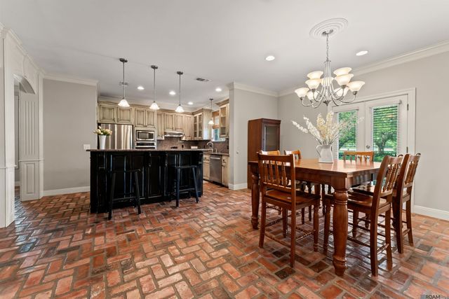 10222 Sagefield Dr, Baton Rouge, LA 70818