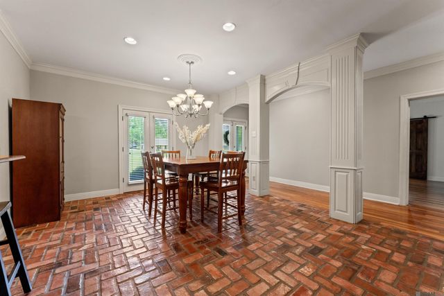 10222 Sagefield Dr, Baton Rouge, LA 70818