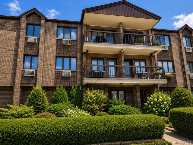 64-17 72nd Street 1D, Middle Village, NY 11379