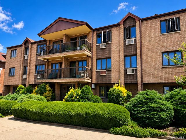 64-17 72nd Street 1D, Middle Village, NY 11379