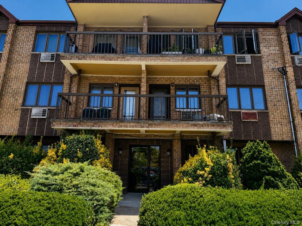 64-17 72nd Street 1D, Middle Village, NY 11379