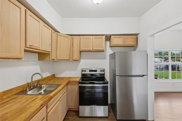 1045 NW 115th St, Miami, FL 33168