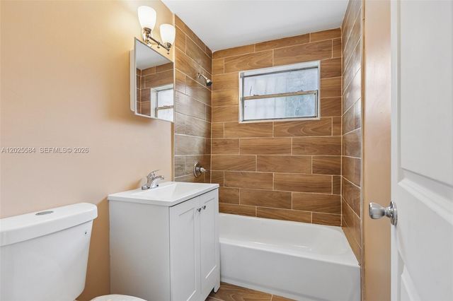 1045 NW 115th St, Miami, FL 33168