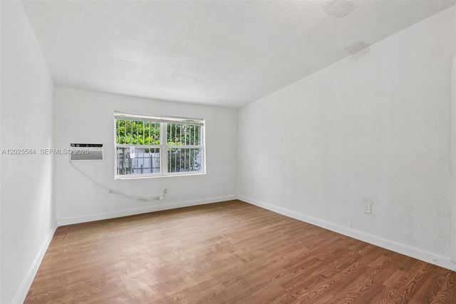 1045 NW 115th St, Miami, FL 33168