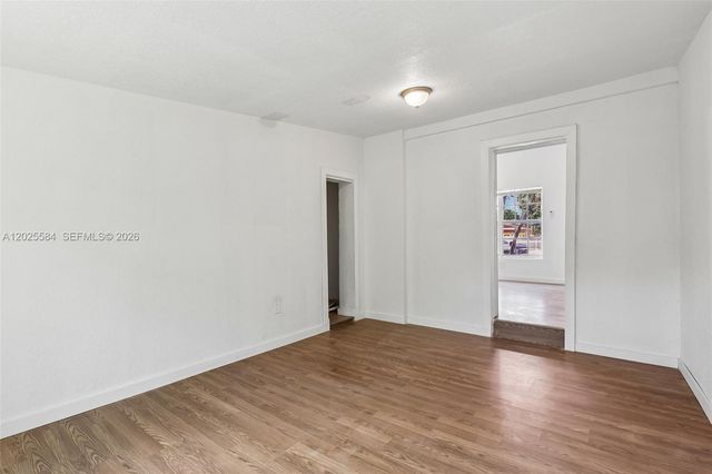 1045 NW 115th St, Miami, FL 33168