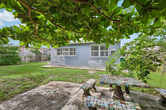 1045 NW 115th St, Miami, FL 33168