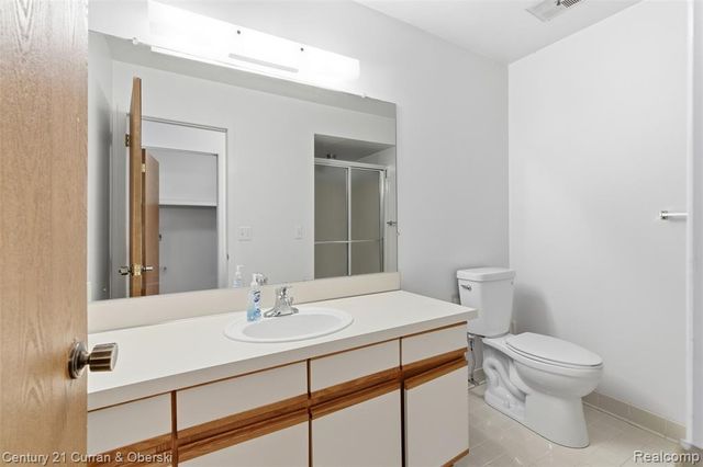 20207 Evergreen Meadows Road, Southfield, MI 48076