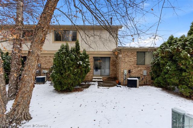 20207 Evergreen Meadows Road, Southfield, MI 48076