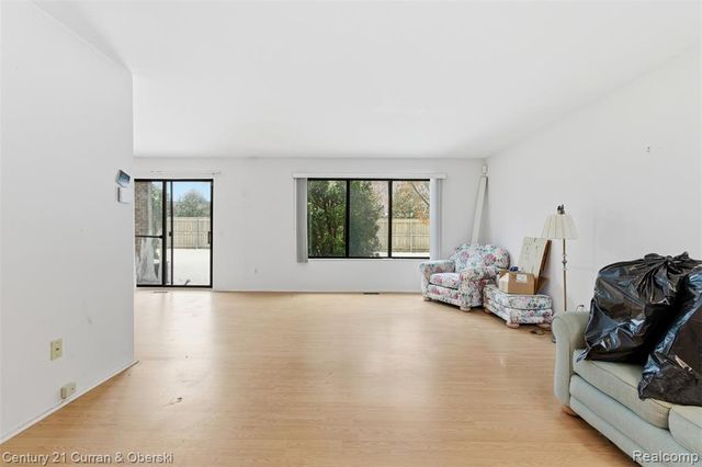 20207 Evergreen Meadows Road, Southfield, MI 48076