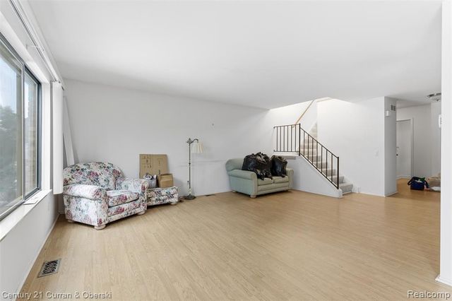 20207 Evergreen Meadows Road, Southfield, MI 48076