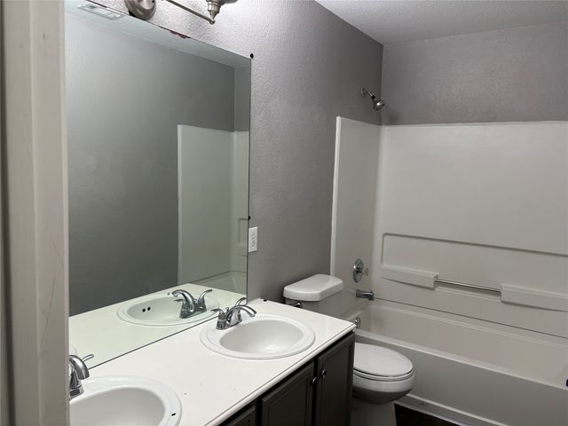 9011 King Ranch Drive, Cross Roads, TX 76227