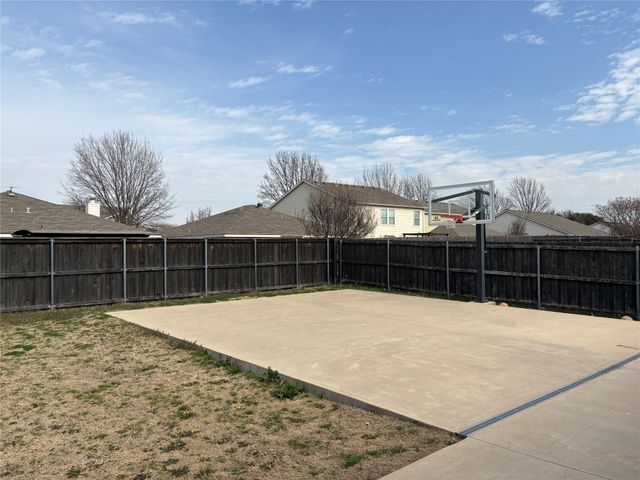 9011 King Ranch Drive, Cross Roads, TX 76227