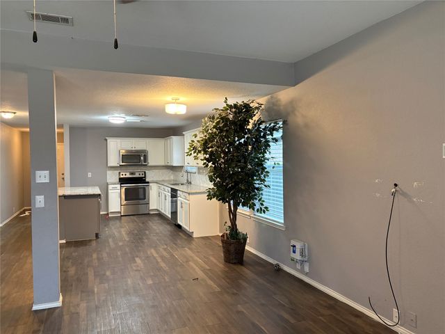 9011 King Ranch Drive, Cross Roads, TX 76227