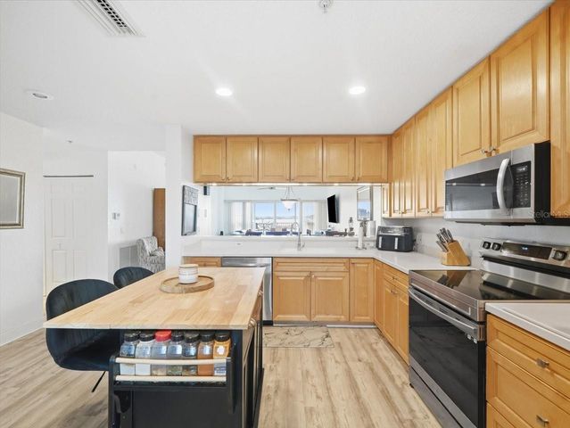 425 150TH AVENUE 2302, Madeira Beach, FL 33708