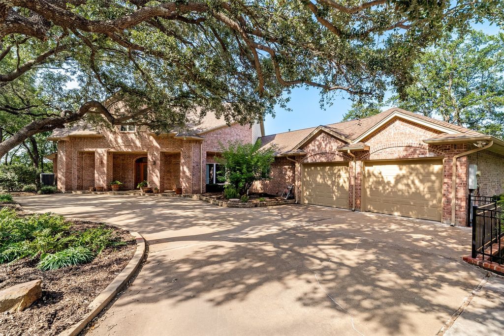 2307 Winton Terrace Court, Granbury, TX 76048 — photo 2
