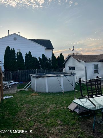 427 Sullivan Place, Union Beach, NJ 07735