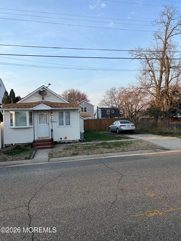 427 Sullivan Place, Union Beach, NJ 07735