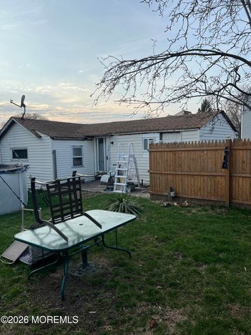 427 Sullivan Place, Union Beach, NJ 07735