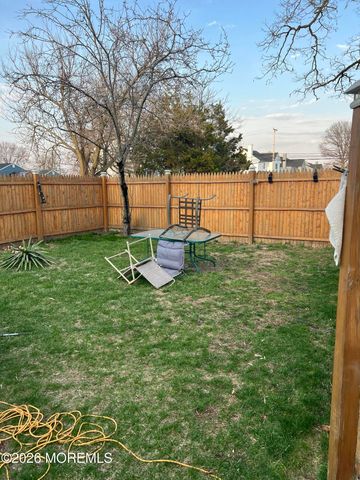 427 Sullivan Place, Union Beach, NJ 07735