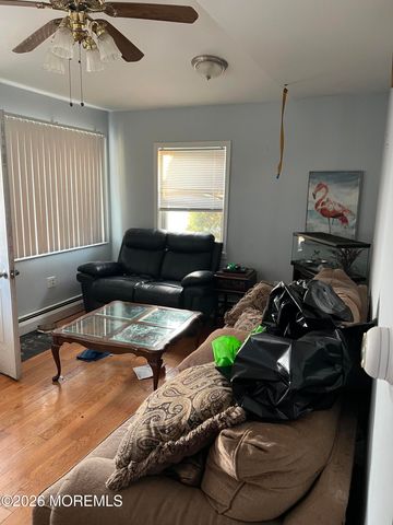 427 Sullivan Place, Union Beach, NJ 07735