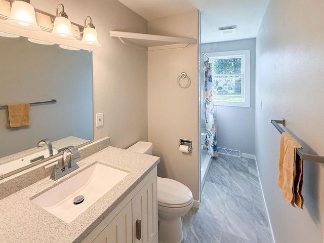 1235 E Sylvan Avenue, Appleton, WI 54915