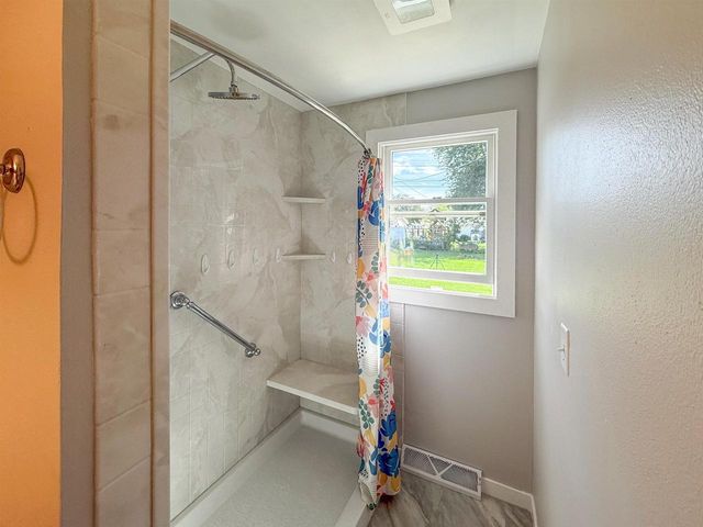 1235 E Sylvan Avenue, Appleton, WI 54915