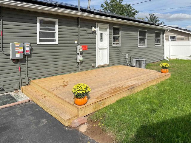 1235 E Sylvan Avenue, Appleton, WI 54915