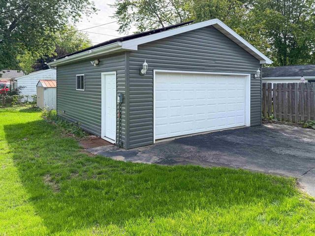 1235 E Sylvan Avenue, Appleton, WI 54915