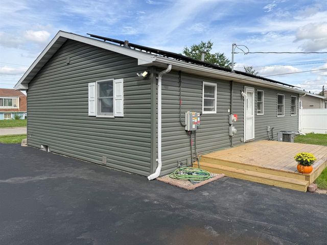 1235 E Sylvan Avenue, Appleton, WI 54915