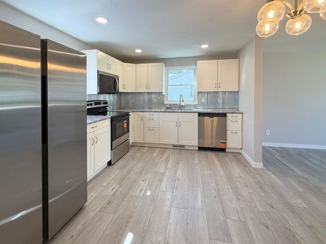 1235 E Sylvan Avenue, Appleton, WI 54915