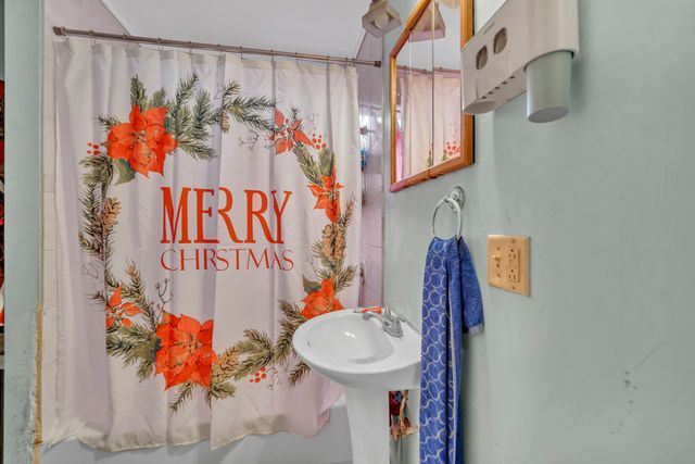 720 E Meeker Avenue, Joliet, IL 60432