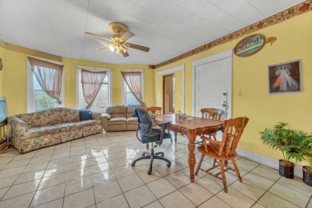 720 E Meeker Avenue, Joliet, IL 60432