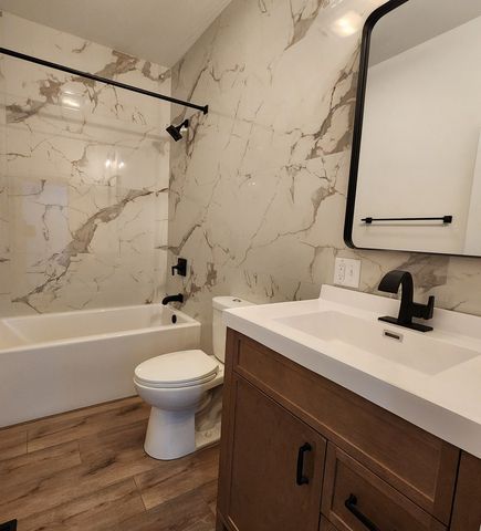 422 View Street, Ottawa, IL 61350