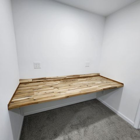 422 View Street, Ottawa, IL 61350