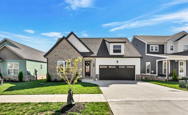623 Centre St, Pleasant View, TN 37146