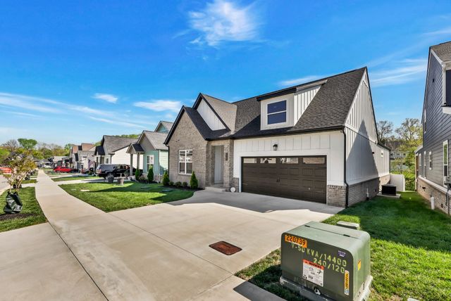623 Centre St, Pleasant View, TN 37146