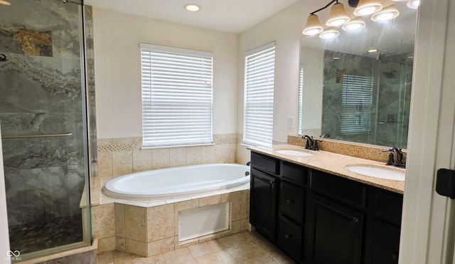 4525 Golden Eagle Court, Zionsville, IN 46077