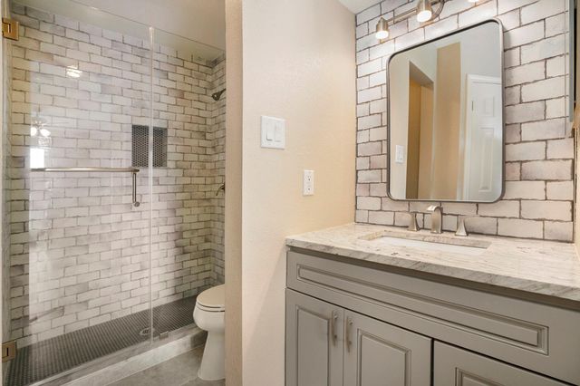 18800 Egret Bay Boulevard 306, Webster, TX 77058